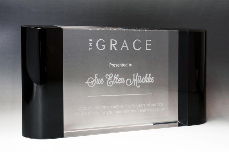 1375ABK Crystal-Horizontal Dual Edged Curved Block 7cm