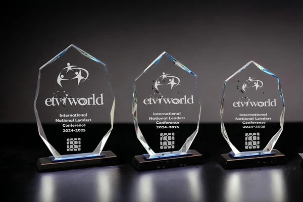 OCQ-403 Apex Crystal Award