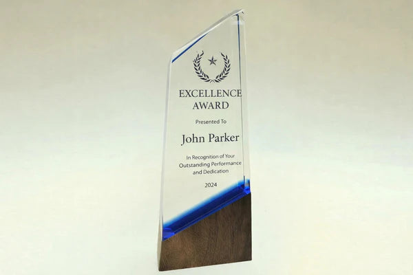 OCQ-531 Pinnacle Crystal Award 250mm